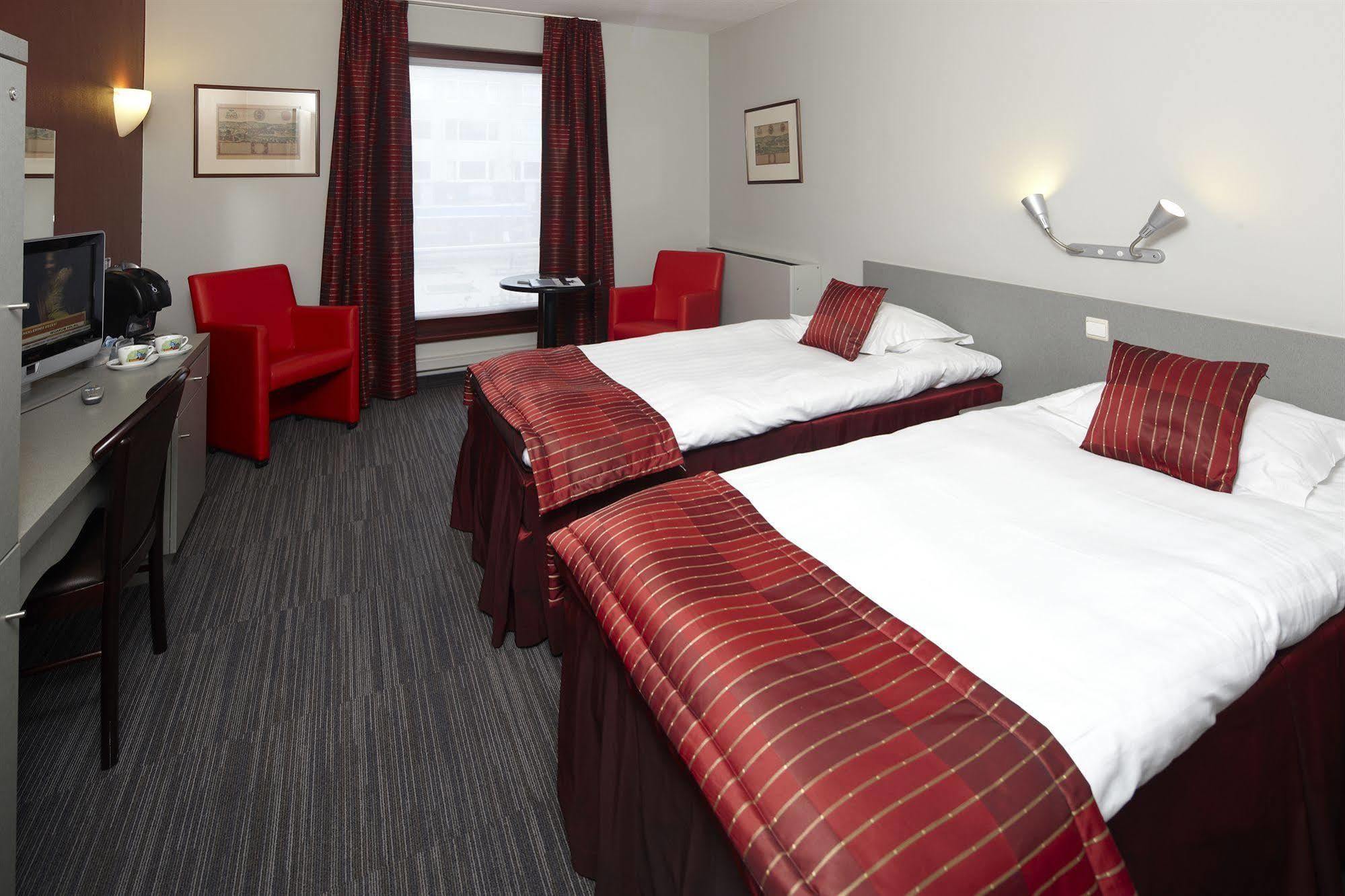 Hotel Ambiotel Tongeren Bagian luar foto